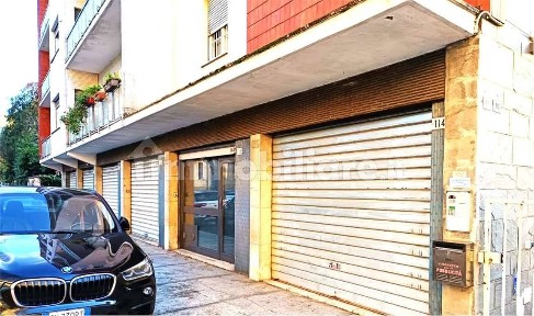 Locale commerciale in Affitto