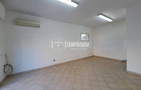 Locale commerciale in Affitto