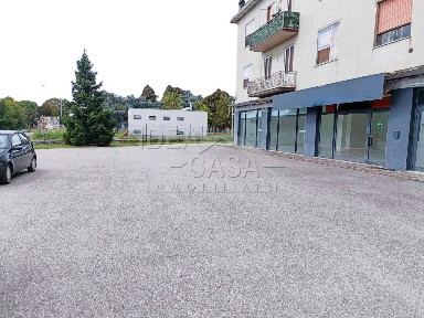 Locale commerciale in Affitto