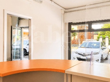 Locale commerciale in Affitto