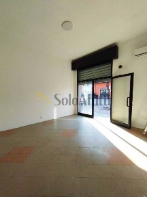 Locale commerciale in Affitto