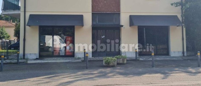 Locale commerciale in Vendita