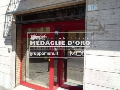 Locale commerciale in Affitto