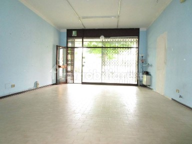 Locale commerciale in Affitto