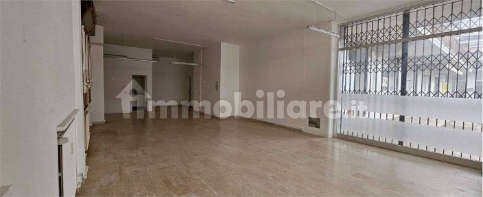 Locale commerciale in Affitto