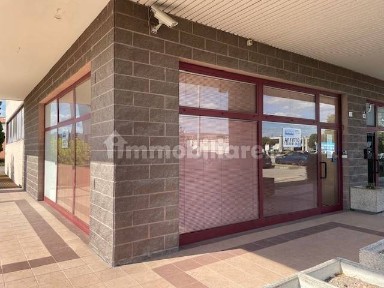 Locale commerciale in Affitto