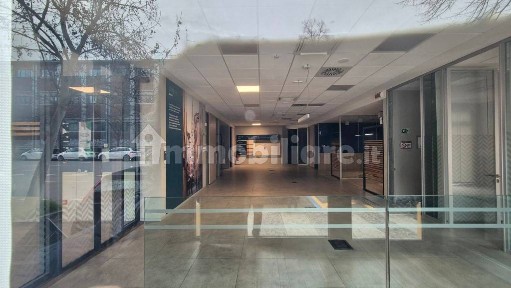 Locale commerciale in Affitto
