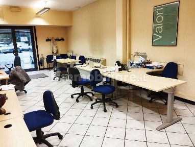 Locale commerciale in Affitto