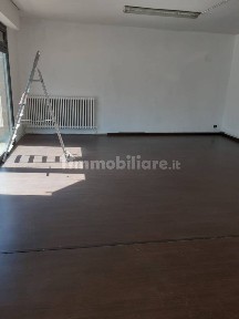 Locale commerciale in Affitto