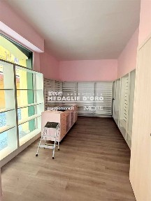 Locale commerciale in Affitto