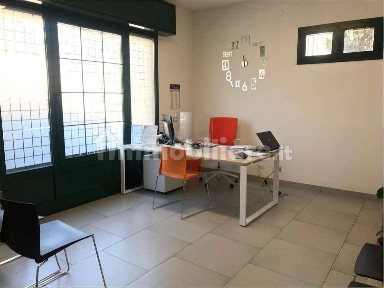 Locale commerciale in Affitto