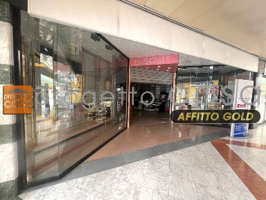 Locale commerciale in Affitto