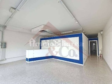Locale commerciale in Affitto