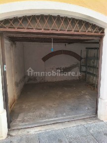 Modena, Centro Storico, via San Pietro, 28