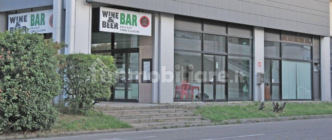 Locale commerciale in Affitto