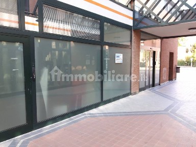 Locale commerciale in Affitto