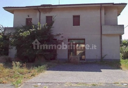 Locale commerciale in Affitto
