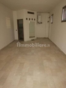 Locale commerciale in Affitto