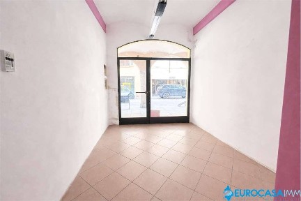 Locale commerciale in Affitto