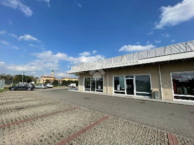 Locale commerciale in Affitto