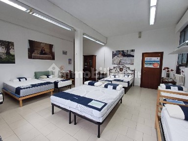 Locale commerciale in Affitto