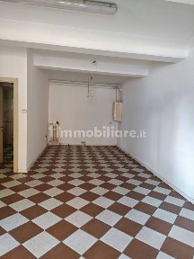 Locale commerciale in Affitto