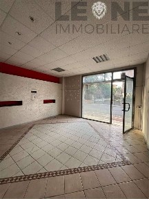 Locale commerciale in Affitto