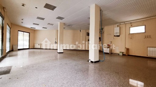 Locale commerciale in Affitto