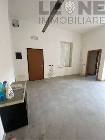 Locale commerciale in Affitto