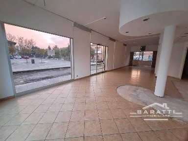Locale commerciale in Affitto