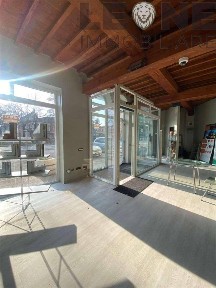 Locale commerciale in Affitto