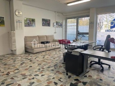 Locale commerciale in Affitto