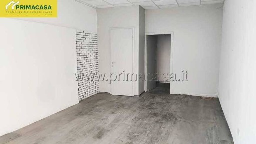 Locale commerciale in Affitto