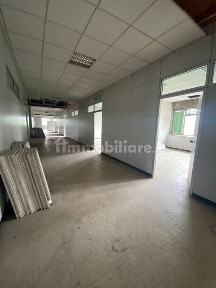 Locale commerciale in Affitto