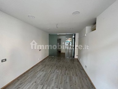 Locale commerciale in Affitto