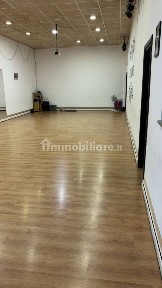 Locale commerciale in Affitto