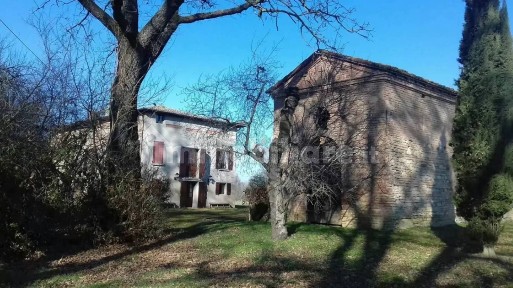 Reggio Emilia, Fogliano - Due Maestà, Via Francesca