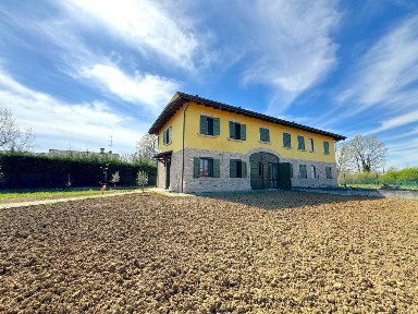 Reggio Emilia, Orologio, Via Fratelli Bandiera