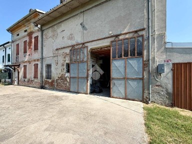 Luzzara, Via La Pira, 6
