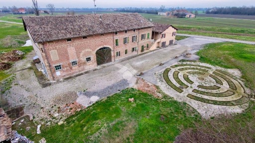Novellara, Str. Casaletto, 32