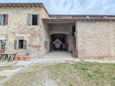 Gattatico, Via Francesco Crispi, 5