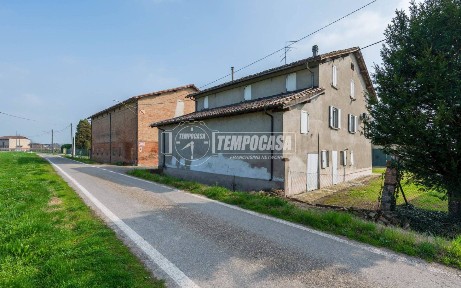 Reggio Emilia, Sesso, Via Salimbene da Parma