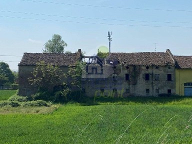 Gualtieri, VIA SAN GIOVANNI