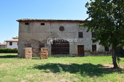 Novellara, Corso Giuseppe Garibaldi, 2
