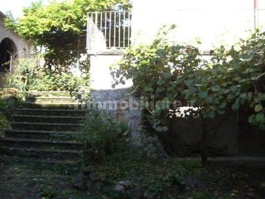 Cascina via dell'Aigume, Toano