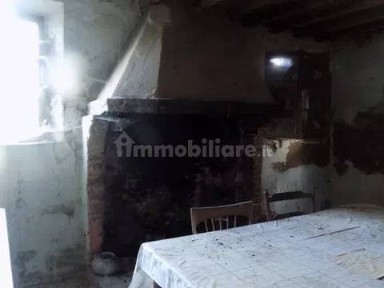 Reggio Emilia, Sesso, Via Santi Grisante Daria, 9