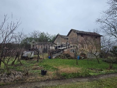 Rustico via San Bartolomeo 8, Casalgrande