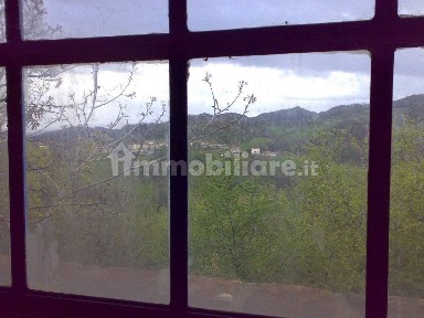 Rustico, da ristrutturare, 400 m², Centro, Viano