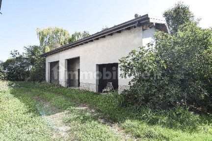 Rustico, da ristrutturare, 1000 m², Cadelbosco di Sopra