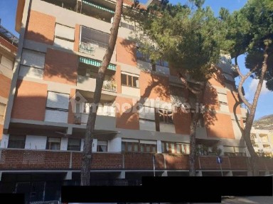 Negozio all'asta via Don Giovanni Minzoni San c., Carrara